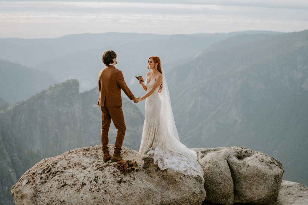 couple exchanging vows at Taft Point