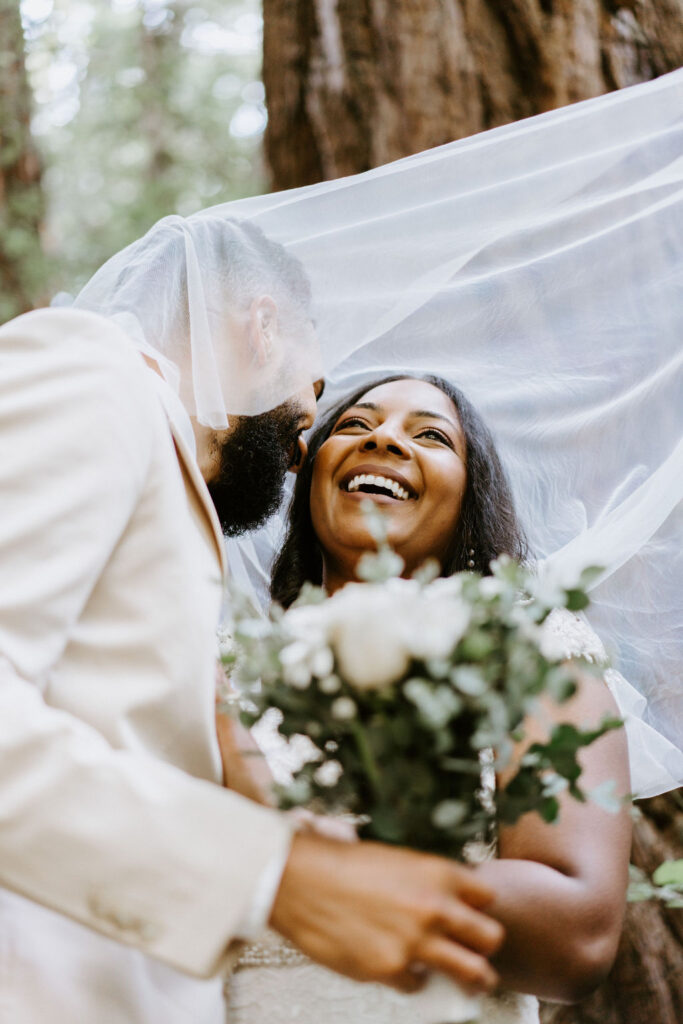 couples eloping in the california redwoods