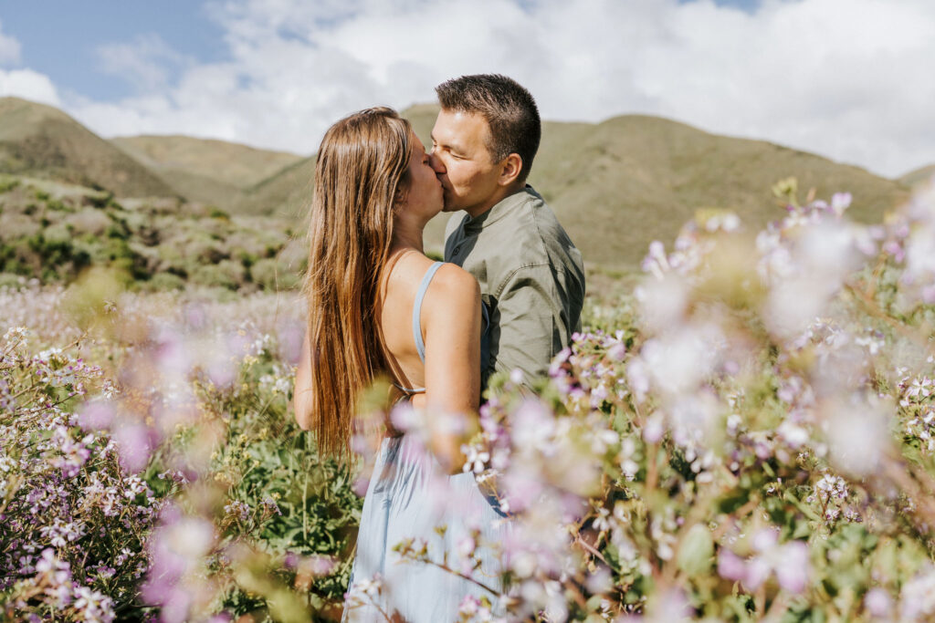 couple eloping in big sur