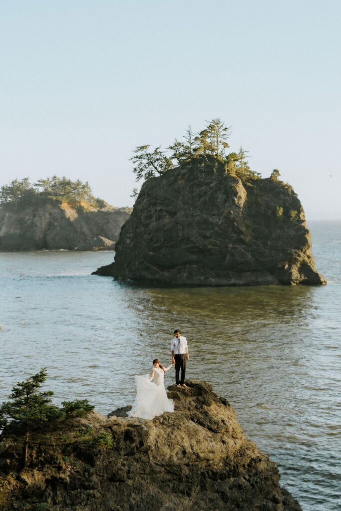 california redwood elopement couple ending with sunset photos on the beach