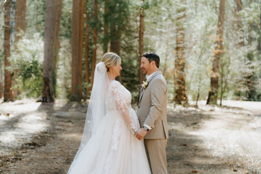 couple sharing a first look at the Ahwahnee in Yosemite