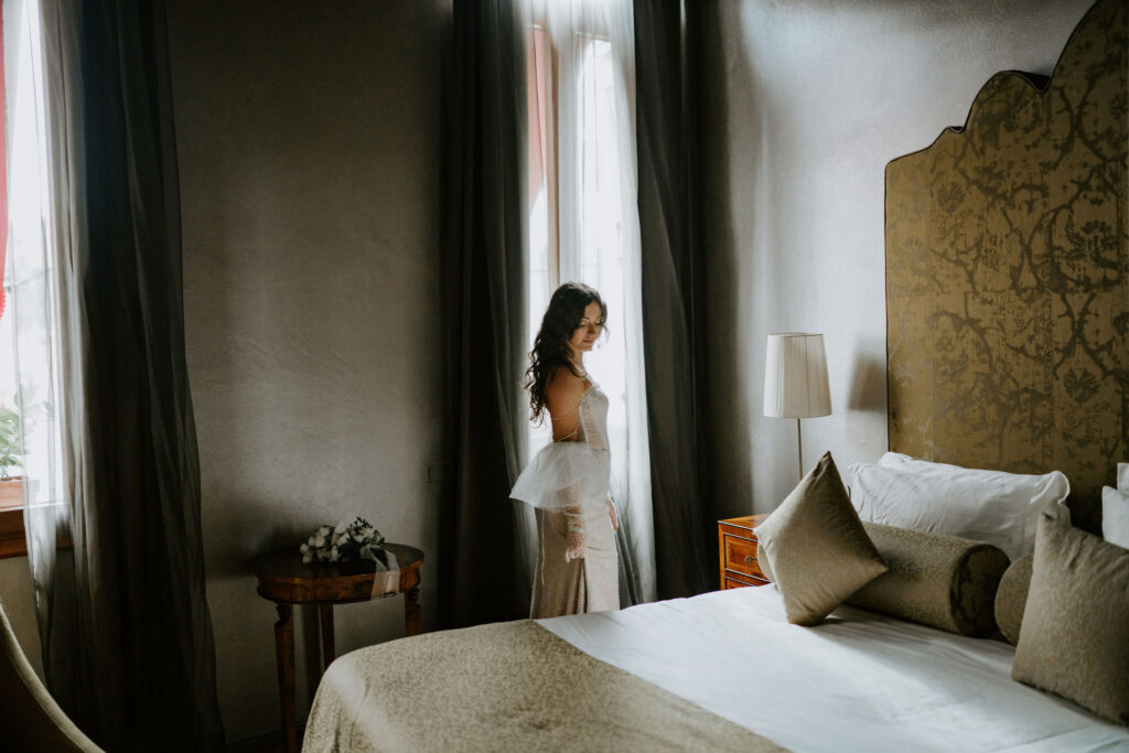 bride at the hotel room in venice