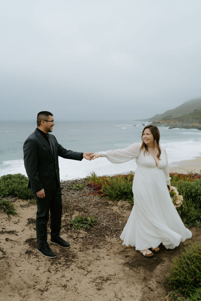 sweet big sur elopement couple at garrapata beach overlook