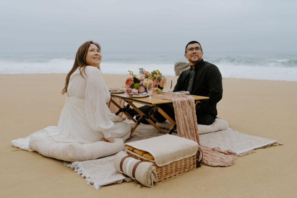 romantic beach elopement picnic in Big Sur