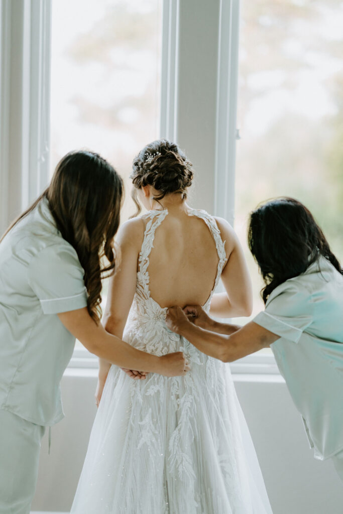 bride getting ready for the elopement day