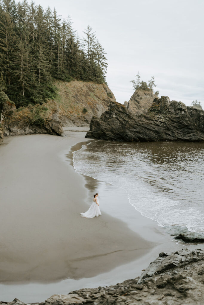 lgbtq couple at oregon coast
