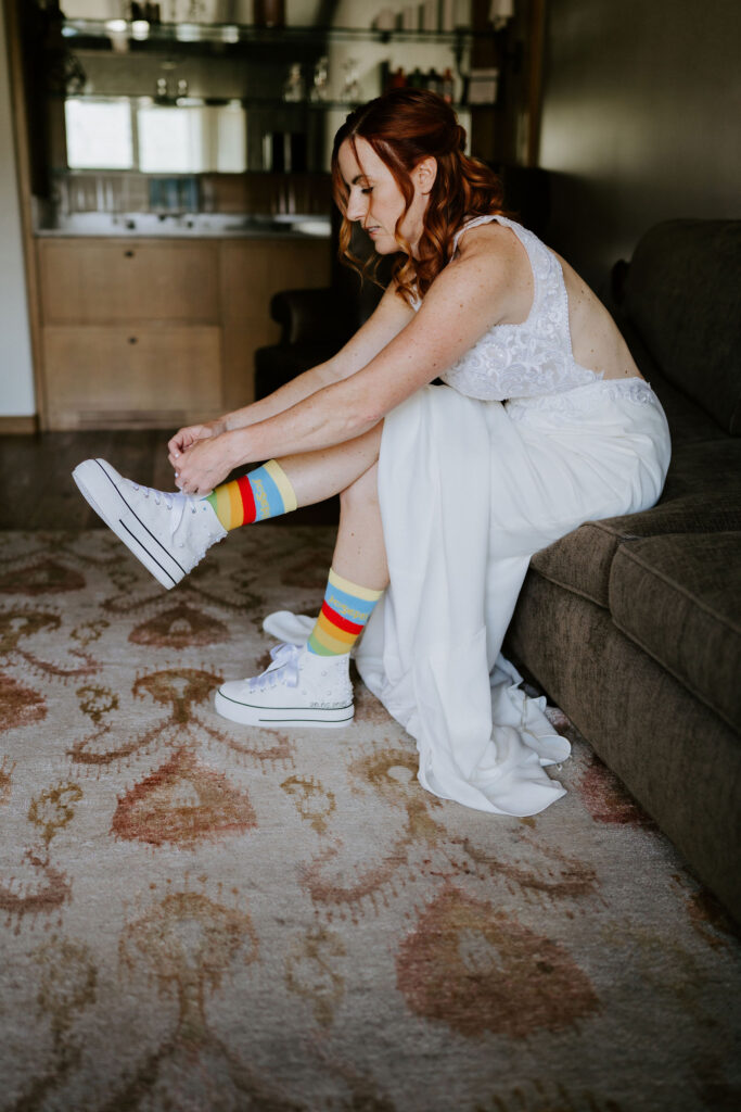 bride getting ready at bernardus lodge