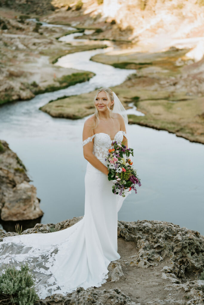 dreamy bride with a colorful bouquet during a mammoth lakes elopement