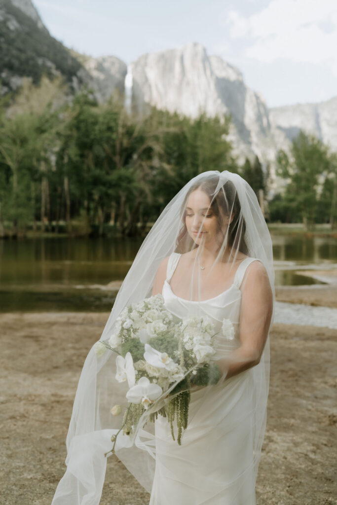 bridal portait in yosemite