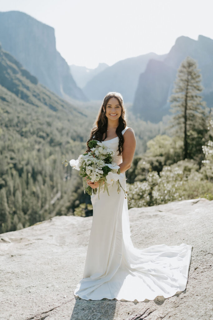 bridal portrait with mountain views in yosemite national park