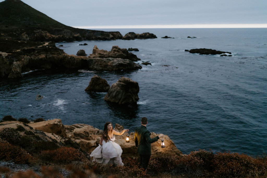 bride and groom lantern photos at soberanes point