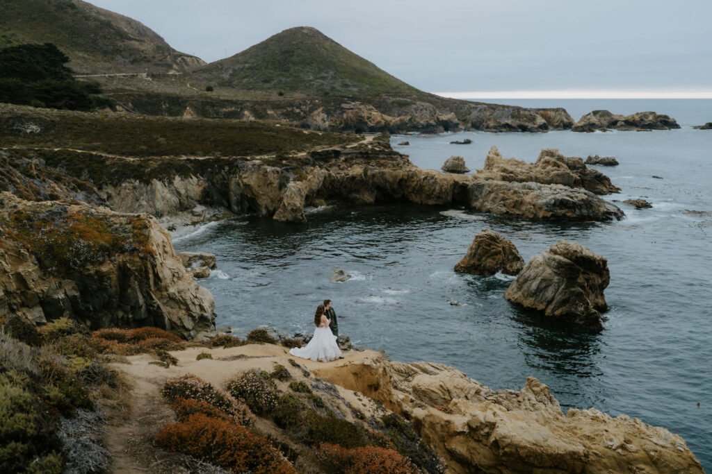 bride and groom lantern photos at soberanes point