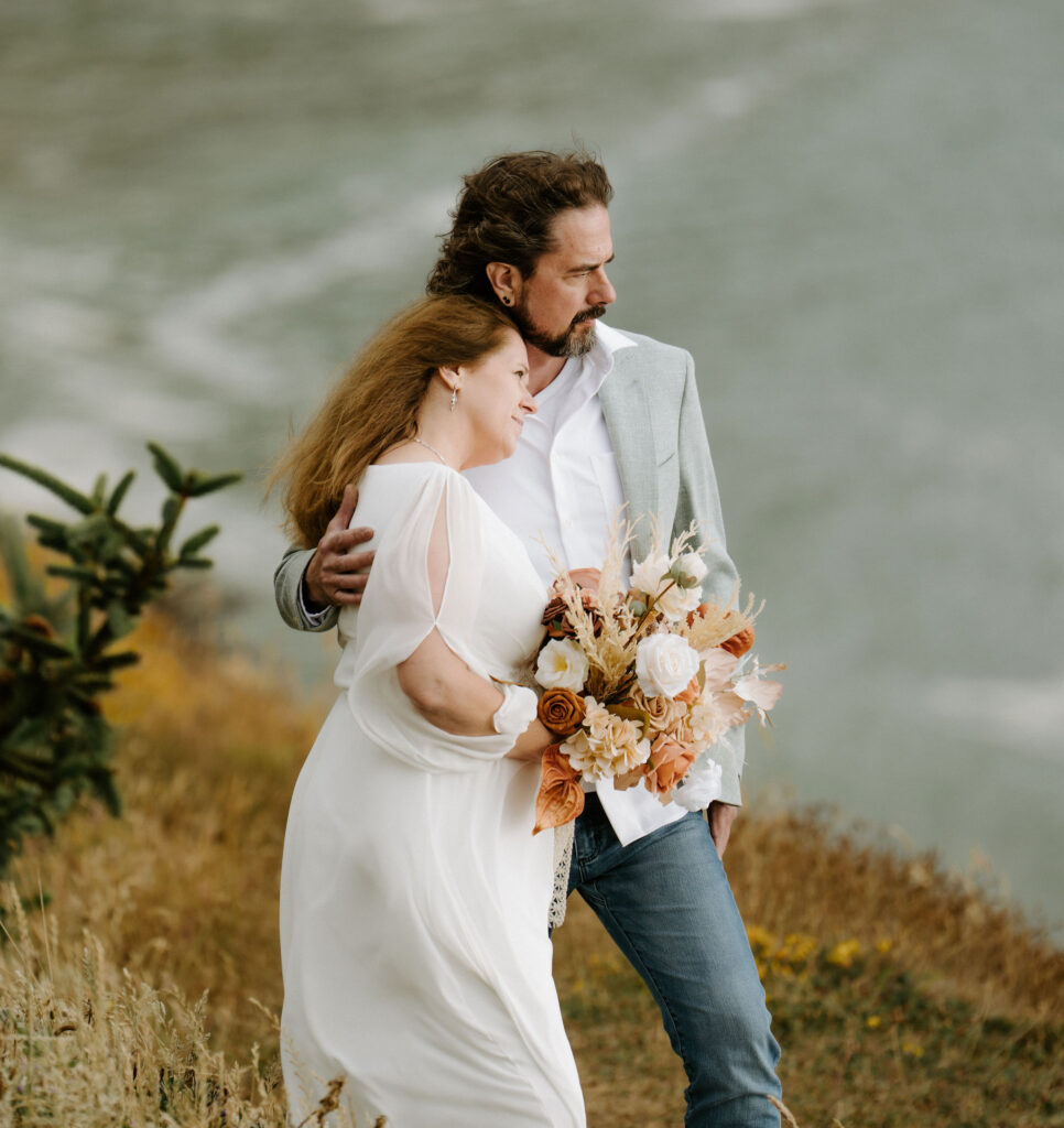 cute picture of the newly married couple hugging