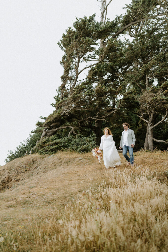stunning golden hour bridal portraits in the redwoods