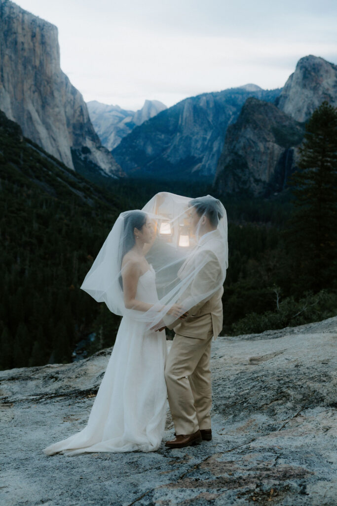 stunning golden hour bridal portraits