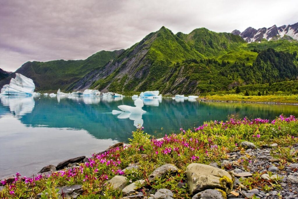 beautiful spring elopement in Seward alaska