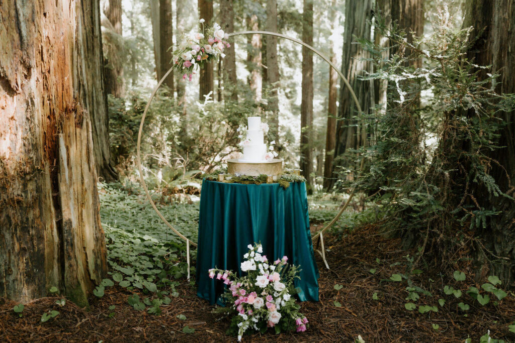 cute picture of the wedding cake
