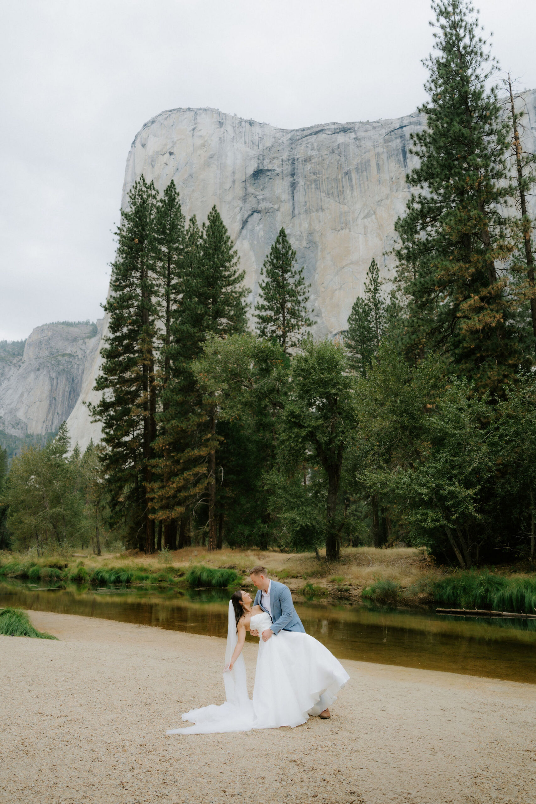 romantic bridal portraits in yosemite