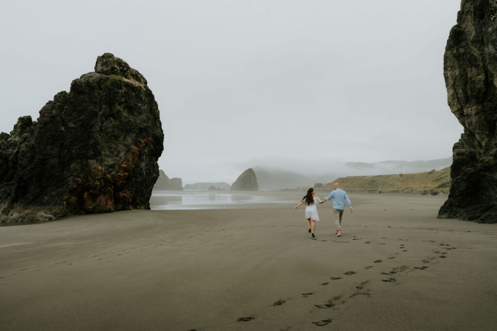 romantic couple portraits on the coast