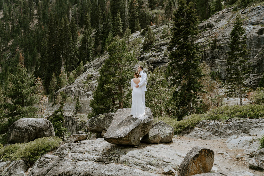 tahoe eloping couple